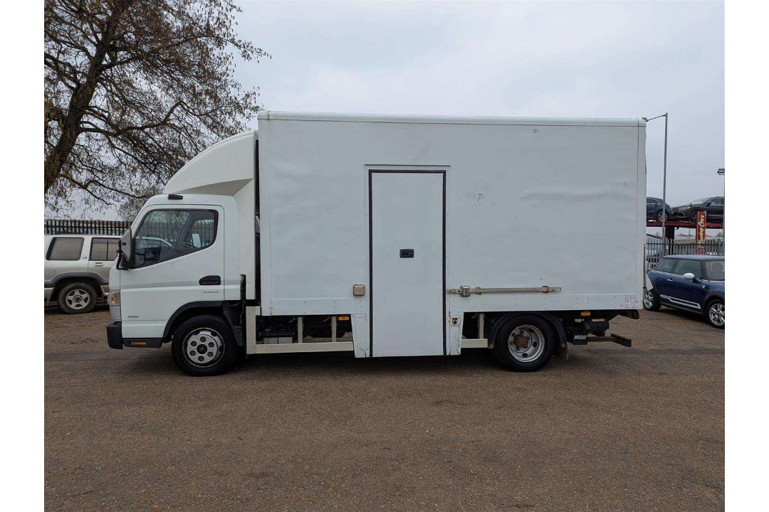 2015 MITSUBISHI FUSO CANTER 7C18 38 AUTO - Image 2 of 26