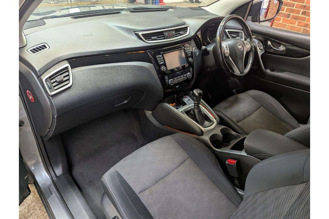 2015 NISSAN QASHQAI N-TEC + DIG-T - Image 7 of 28