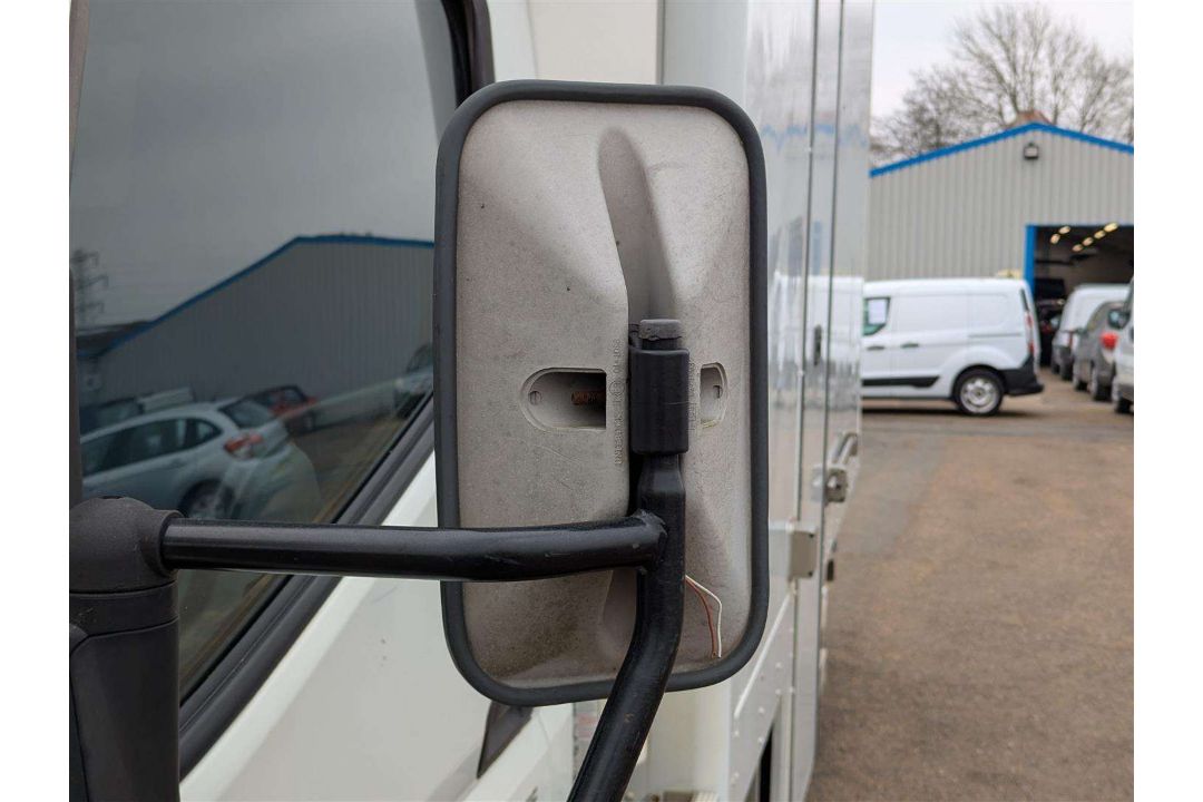 2015 MITSUBISHI FUSO CANTER 7C18 38 AUTO - Image 18 of 26