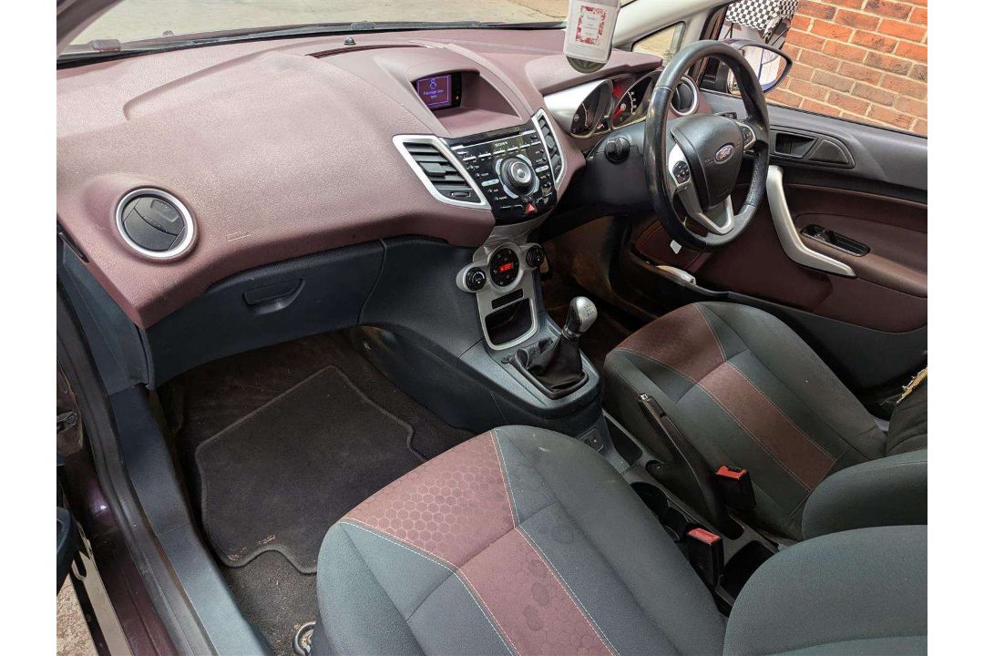 2010 FORD FIESTA TITANIUM TDCI 70 - Image 19 of 28