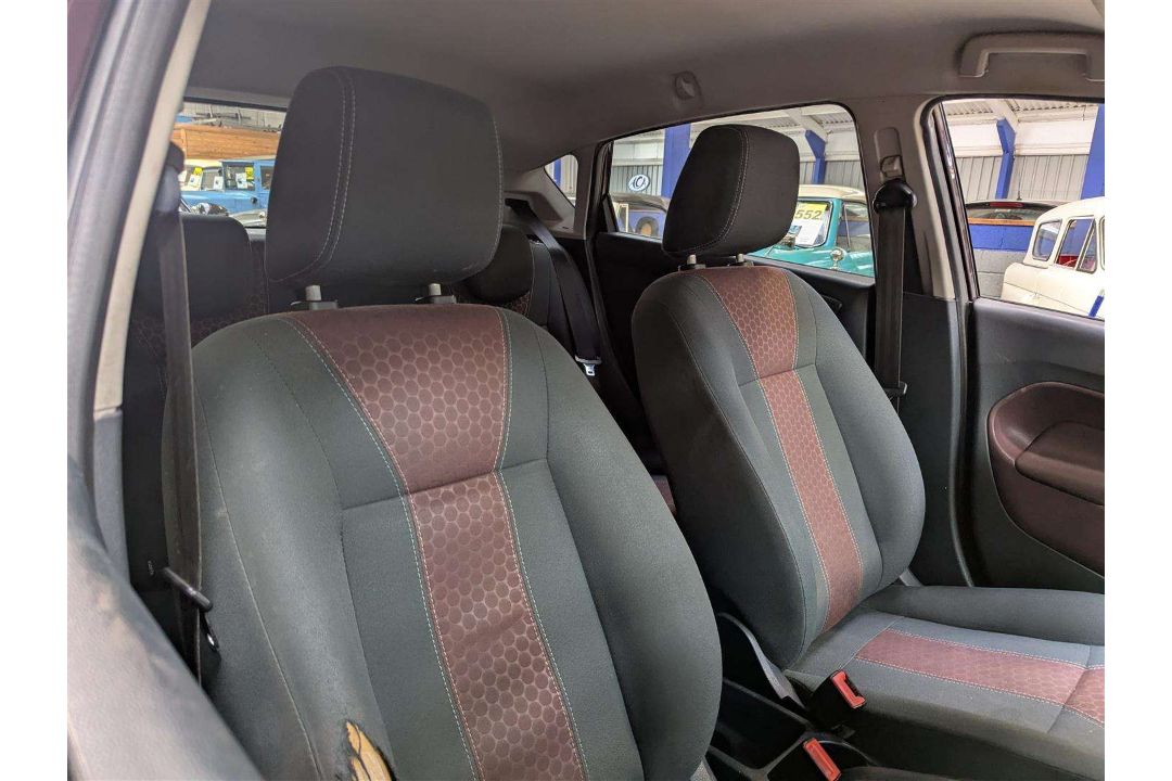 2010 FORD FIESTA TITANIUM TDCI 70 - Image 21 of 28
