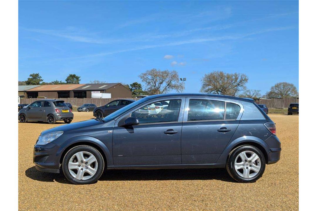 2009 VAUXHALL ASTRA ACTIVE - Image 2 of 27