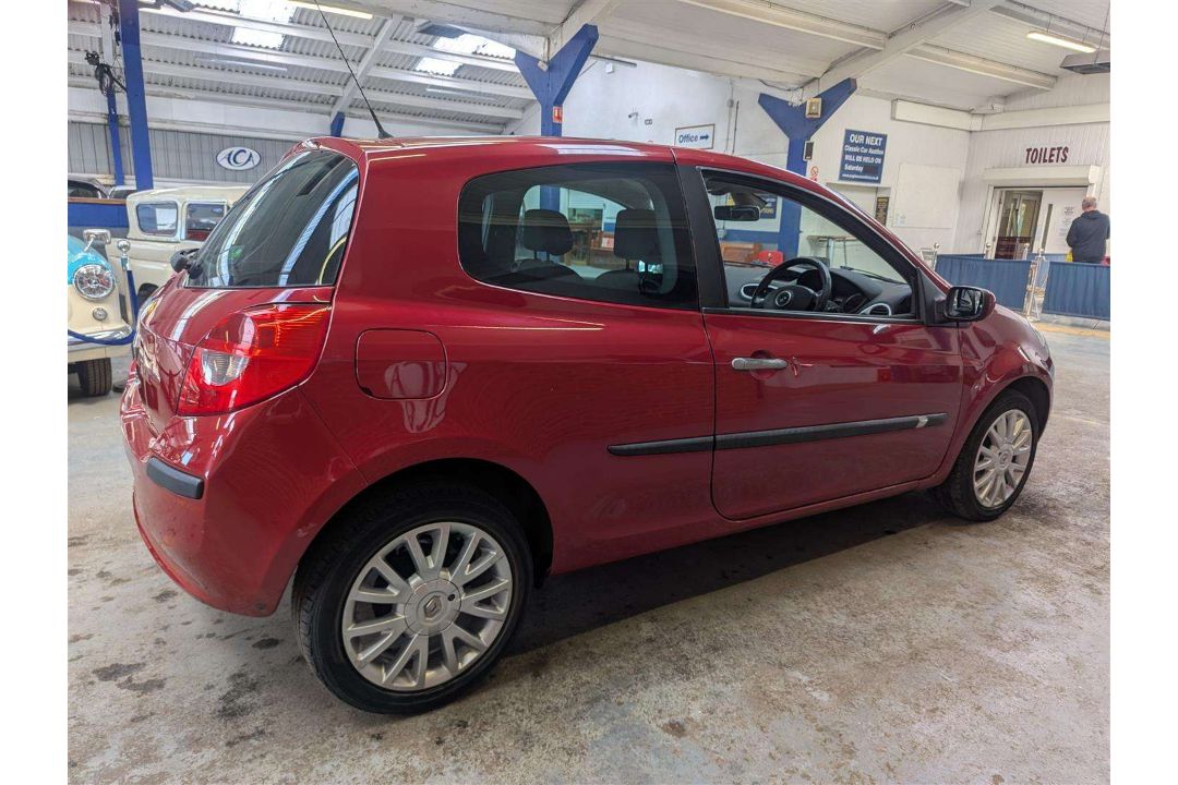 2009 RENAULT CLIO DYNAMIQUE 16V - Image 5 of 26