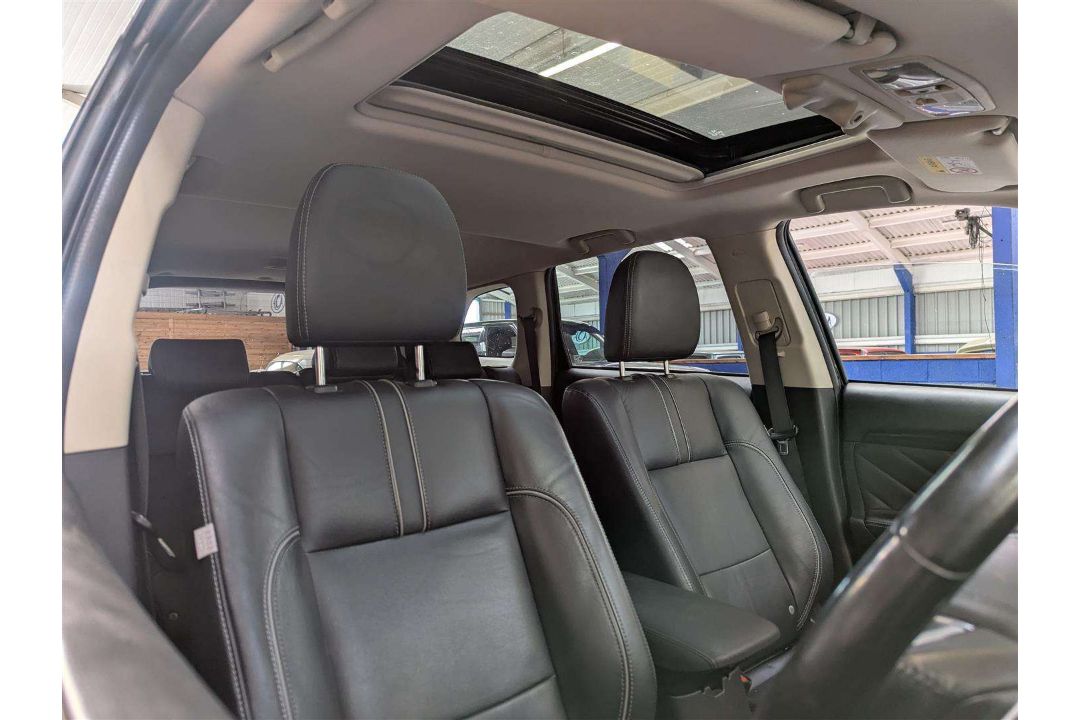 2017 MITSUBISHI OUTLANDER 4H PHEV CVT - Image 12 of 26