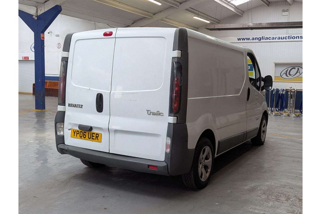 2006 RENAULT TRAFIC SL27 DCI 100 SWB - Image 3 of 29