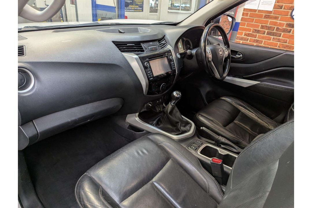 2018 NISSAN NAVARA TEKNA DCI - Image 15 of 27