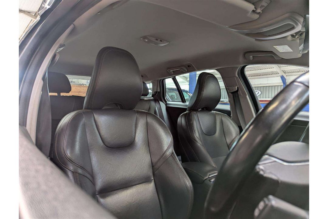2015 VOLVO V60 CROSS COUNTRY LUX NAV - Image 14 of 26