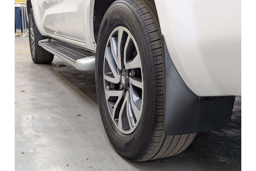 2018 NISSAN NAVARA TEKNA DCI - Image 11 of 27