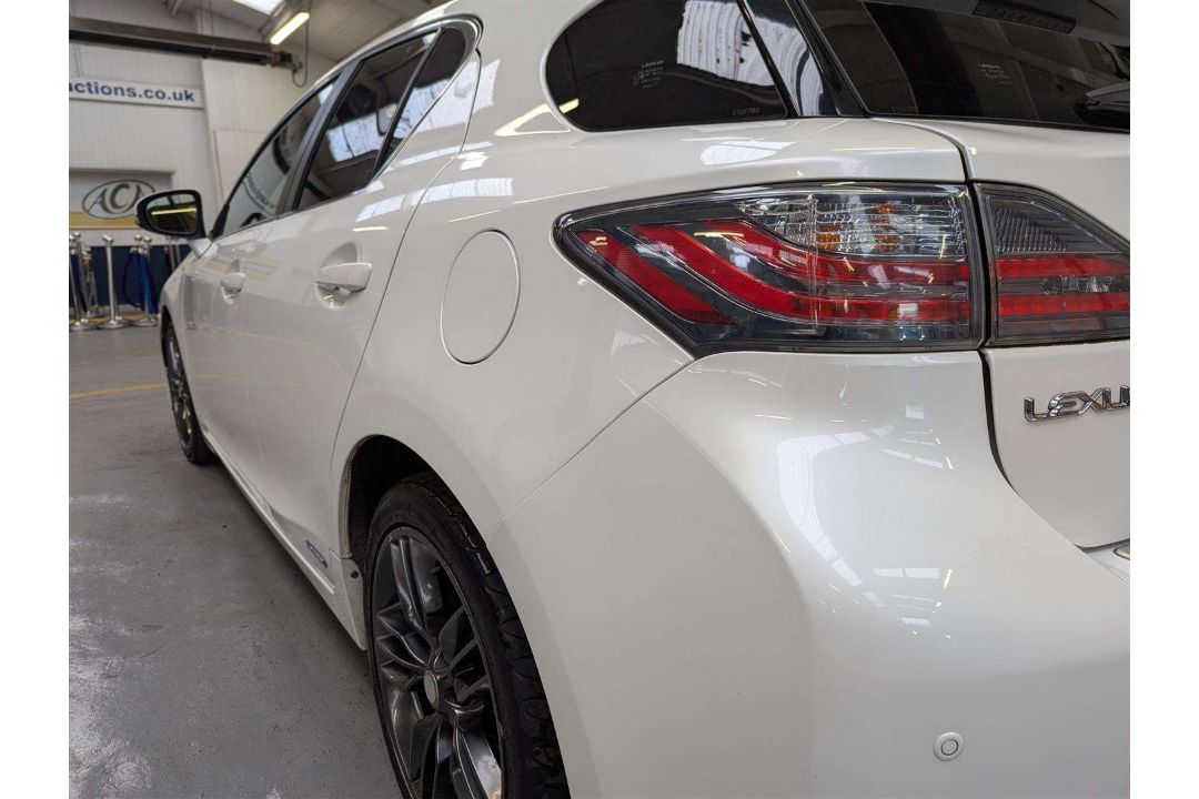 2014 LEXUS CT 200H PREMIER CVT - Image 6 of 29