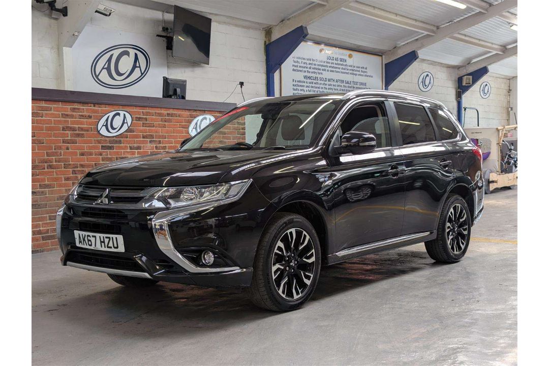 2017 MITSUBISHI OUTLANDER 4H PHEV CVT - Image 1 of 26