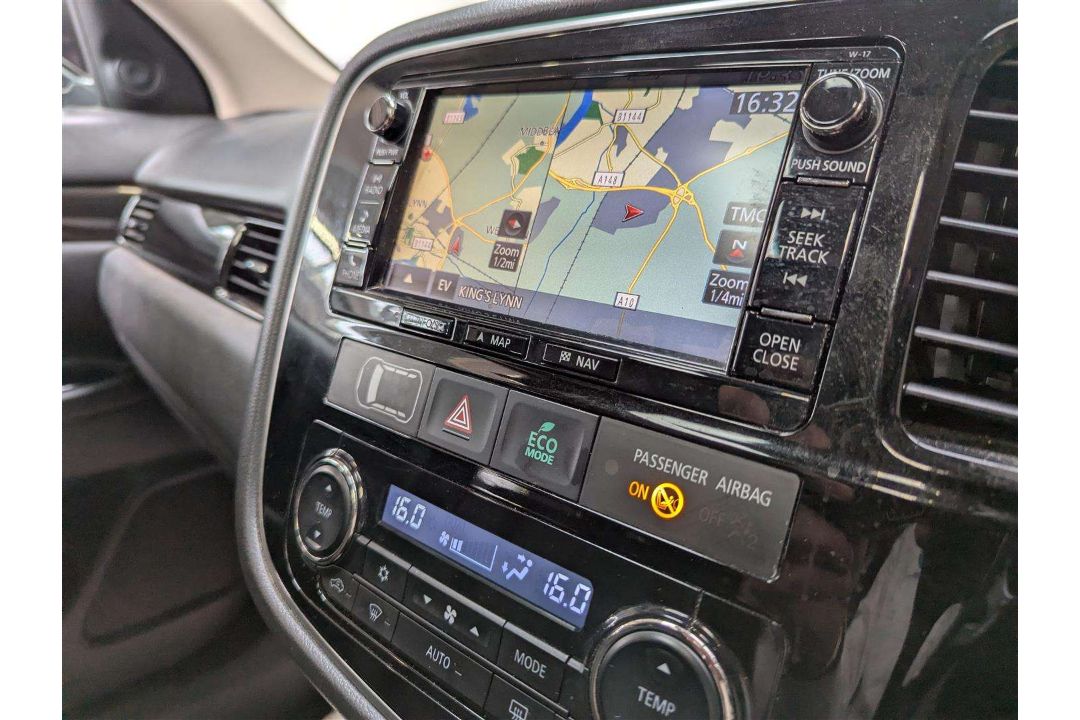 2017 MITSUBISHI OUTLANDER 4H PHEV CVT - Image 23 of 26