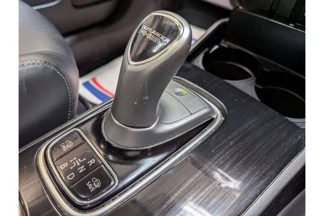 2017 MITSUBISHI OUTLANDER 4H PHEV CVT - Image 22 of 26