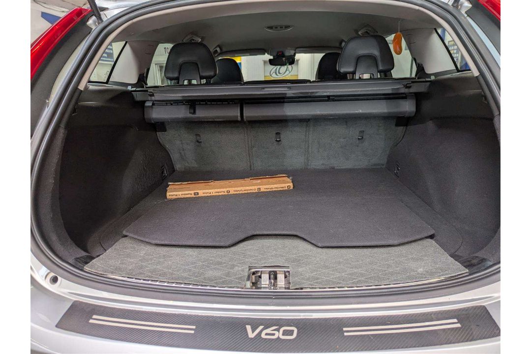 2015 VOLVO V60 CROSS COUNTRY LUX NAV - Image 8 of 26