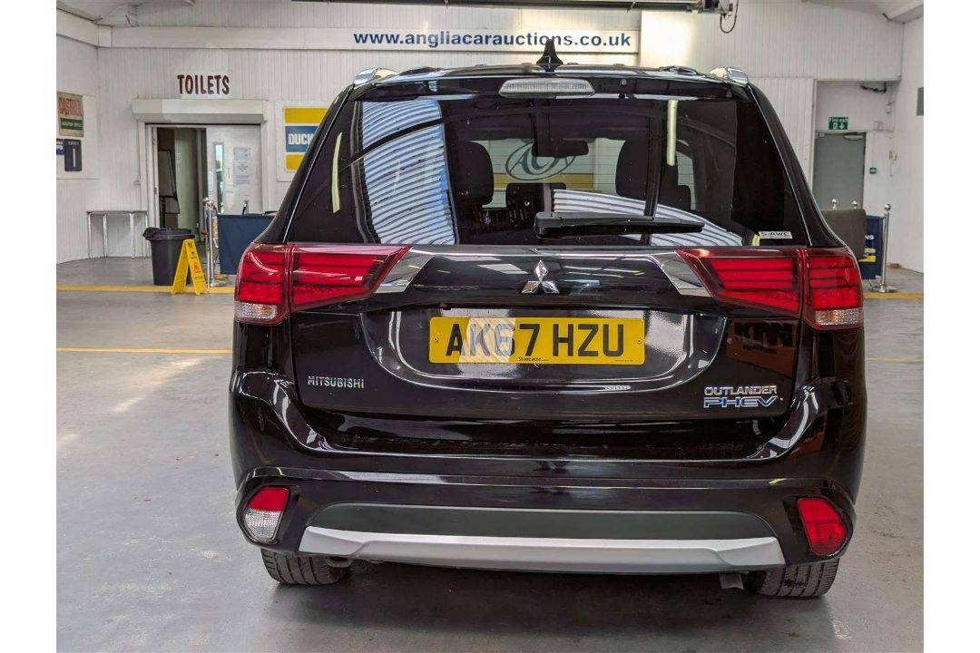 2017 MITSUBISHI OUTLANDER 4H PHEV CVT - Image 3 of 26