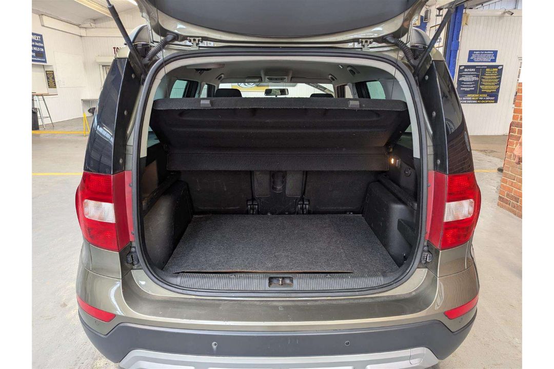 2015 SKODA YETI OUTDOOR SE TDI CR 4X - Image 15 of 30
