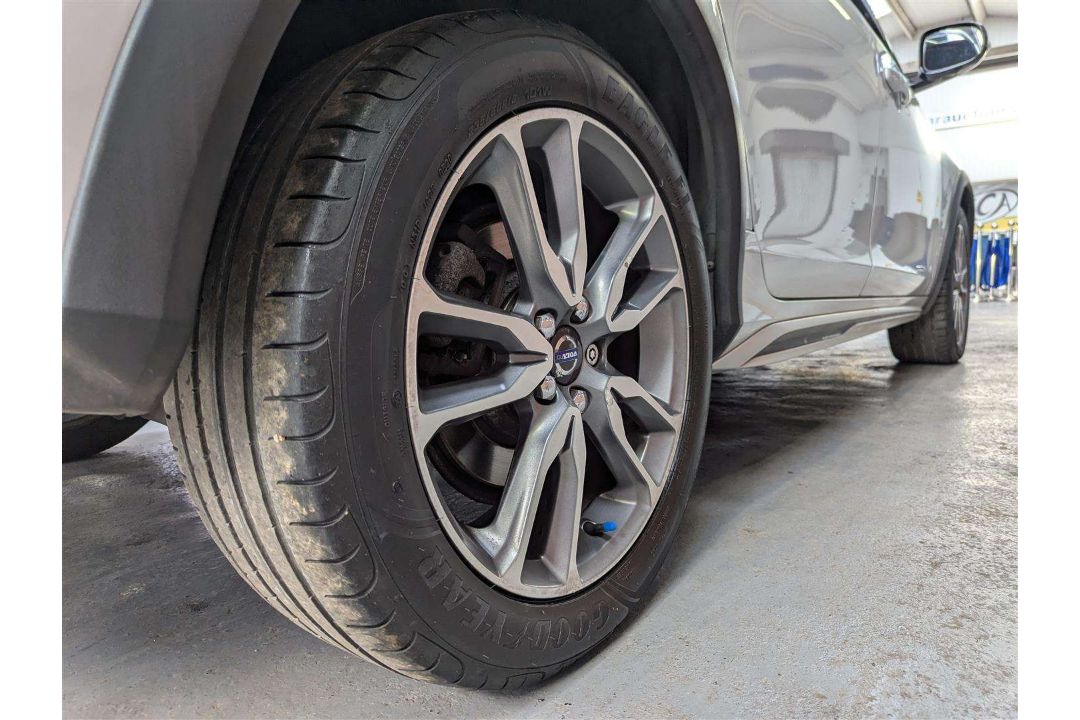 2015 VOLVO V60 CROSS COUNTRY LUX NAV - Image 12 of 26