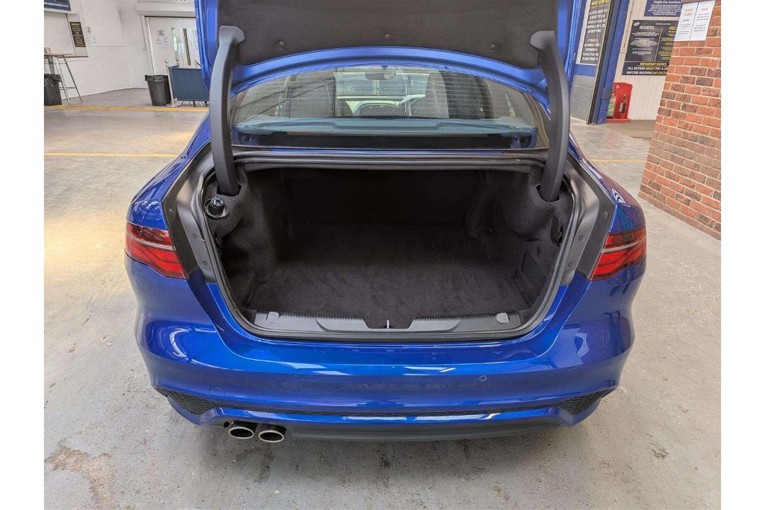 2019 JAGUAR XE R-DYNAMIC S D AUTO - Image 20 of 28