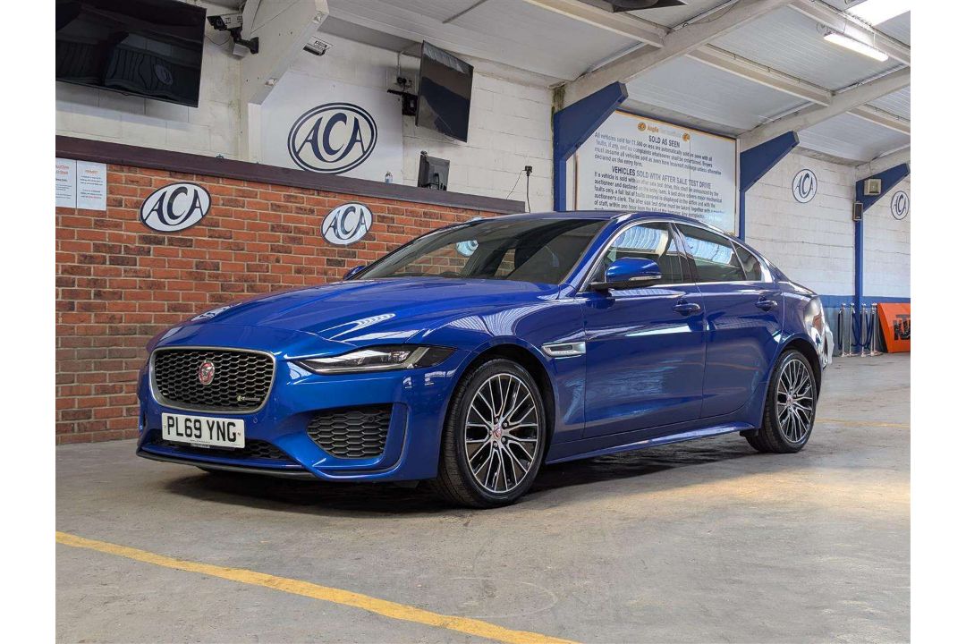 2019 JAGUAR XE R-DYNAMIC S D AUTO - Image 1 of 28