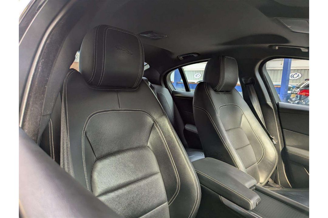 2019 JAGUAR XE R-DYNAMIC S D AUTO - Image 16 of 28