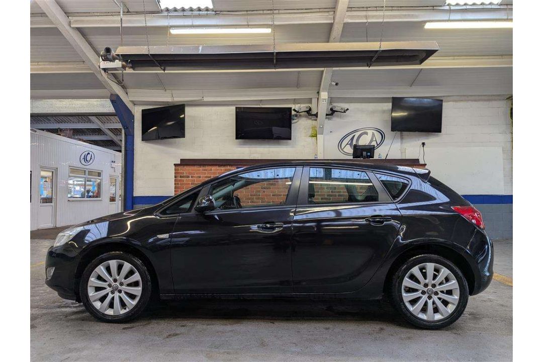 2010 VAUXHALL ASTRA EXCLUSIV 85 - Image 17 of 49