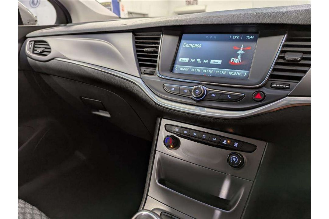 2016 VAUXHALL ASTRA DESIGN - Image 13 of 28