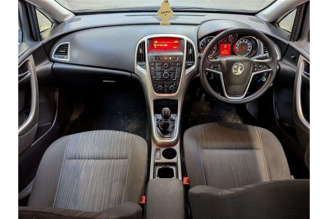 2010 VAUXHALL ASTRA EXCLUSIV 85 - Image 7 of 49