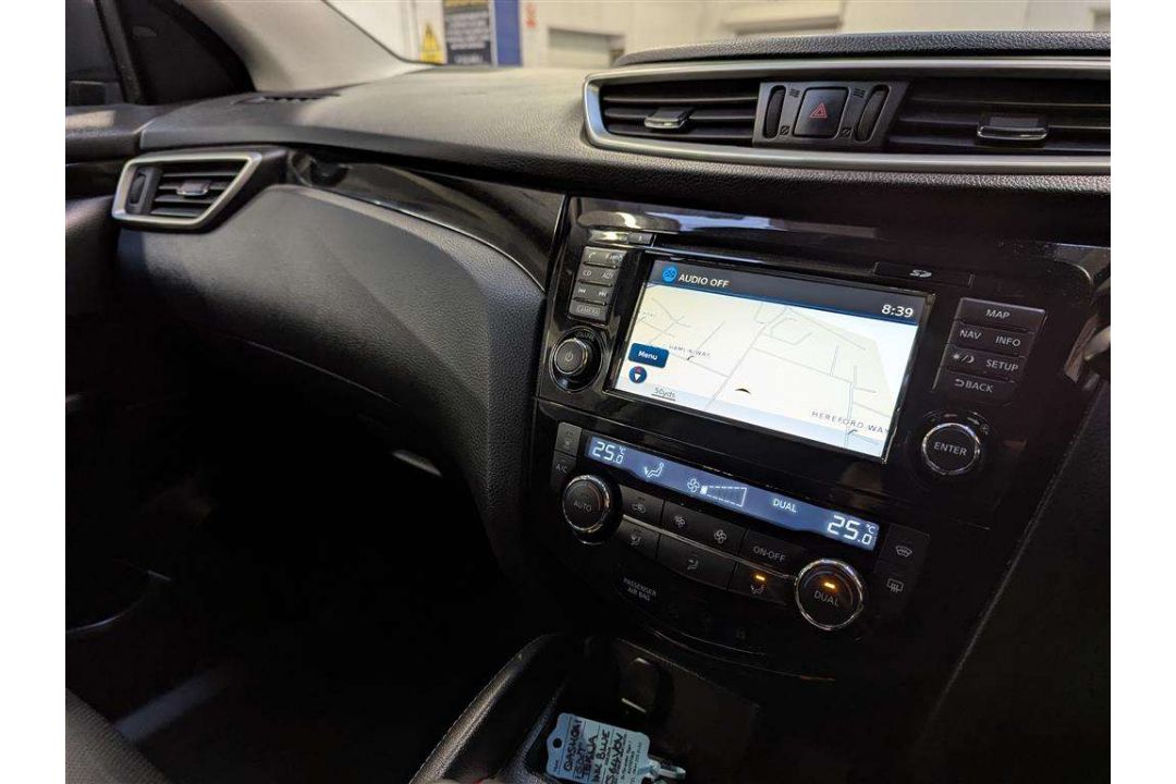 2014 NISSAN QASHQAI TEKNA DCI - Image 17 of 28