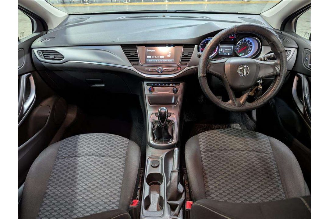 2016 VAUXHALL ASTRA DESIGN - Image 7 of 28