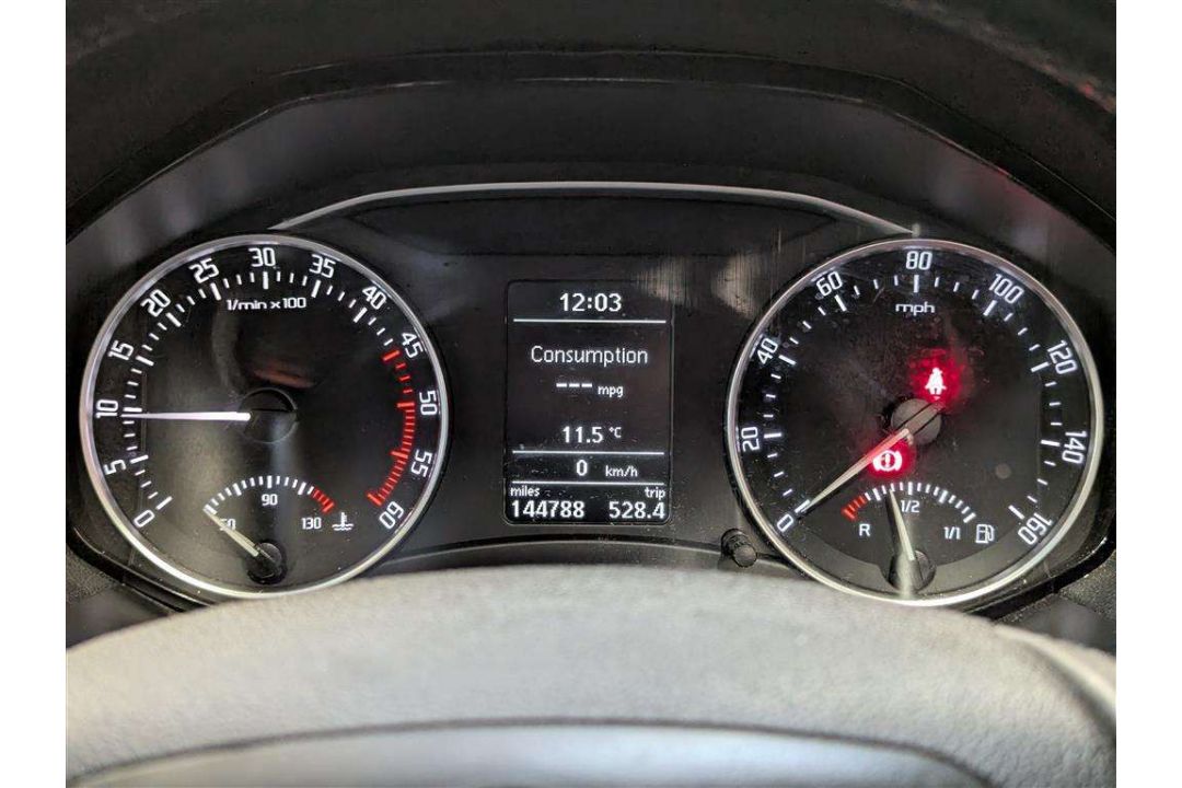 2010 SKODA OCTAVIA ELEGANCE TDI - Image 28 of 30