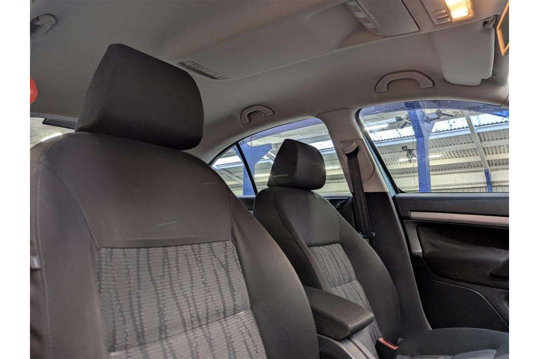 2010 SKODA OCTAVIA ELEGANCE TDI - Image 9 of 30