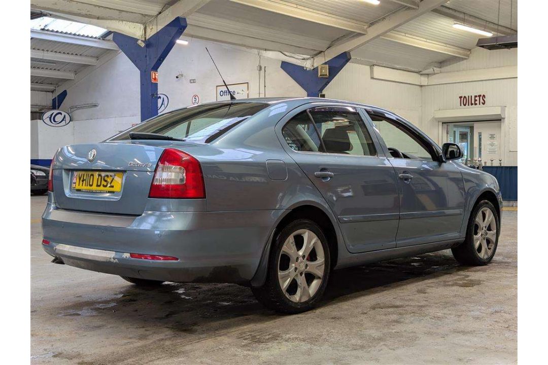 2010 SKODA OCTAVIA ELEGANCE TDI - Image 6 of 30