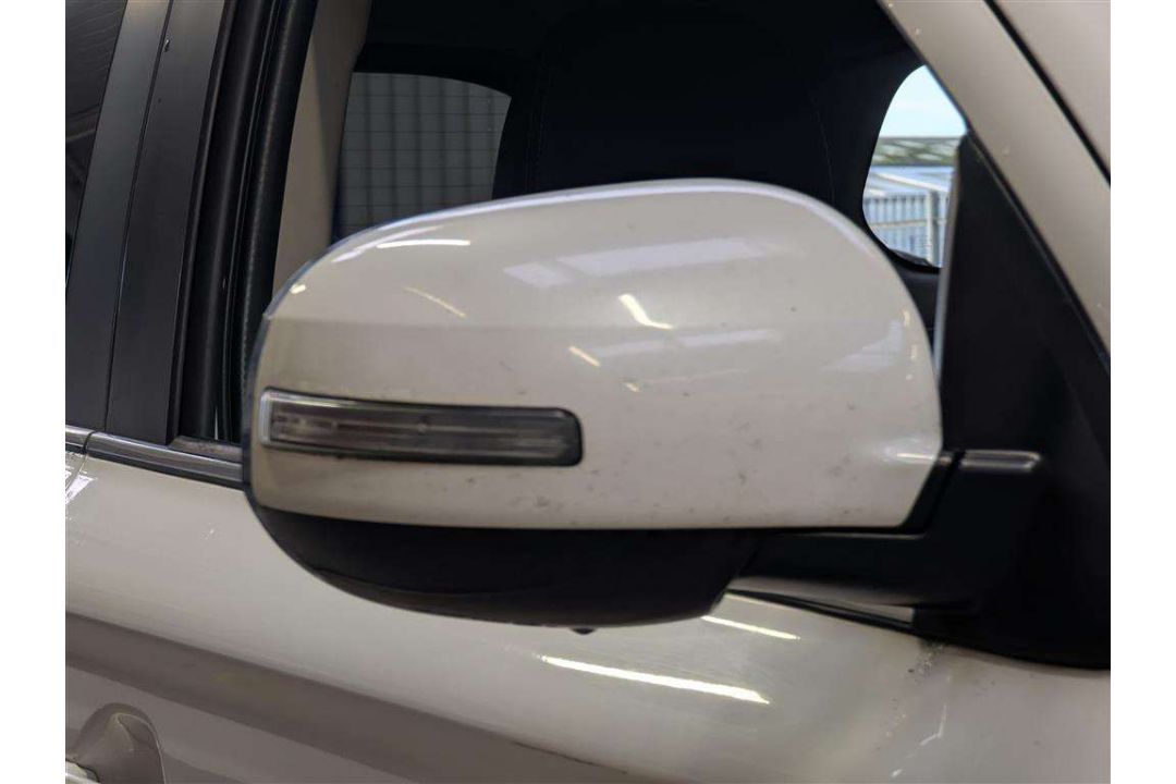 2015 MITSUBISHI OUTLANDER GX 4HS PHEV AUTO - Image 20 of 30