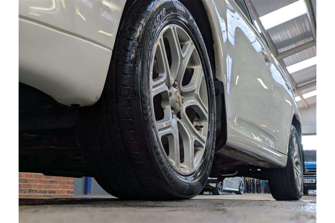 2015 MITSUBISHI OUTLANDER GX 4HS PHEV AUTO - Image 11 of 30
