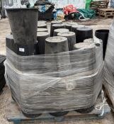 APPROX 1000 PLASTIC FLOWER BUCKETS + VAT