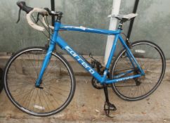 A CARRERA ROAD BIKE IN WORKING ORDER NO VAT
