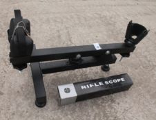 A SHOOT STRAIGHT GUN SUPPORT AND TELESCOPIC SIGHT NO VAT