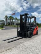 TOYOTA FORKLIFT MODEL 8FGU25; LP POWERED; APPROXIMATE MAXIMUM CAPACITY 4500LB; APPROXIMATE MAXIMUM