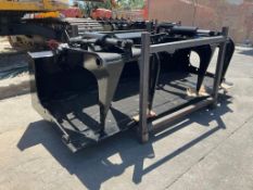 UNUSED 2025 GIYI PLATE GRABBER ATTACHMENT MODEL PG72C FOR UNIVERSAL SKID STEER, APPROX 72in W