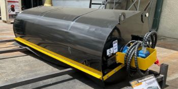 UNUSED 2025 GIYI BOXBROOM SWEEPER ATTACHMENT MODEL BS43 FOR MINI SKID STEER, APPROX CLEANING WIDT...