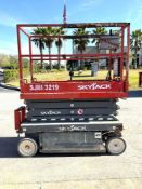 2016 SKYJACK SCISSOR LIFT MODEL SJIII3219, ELECTRIC, APPROX MAX PLATFORM HEIGHT 19FT,