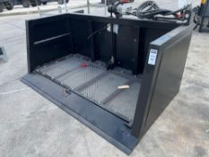 UNUSED VIBRATING SCREENING BUCKET ATTACHMENT FOR SKID STEER LOADERS