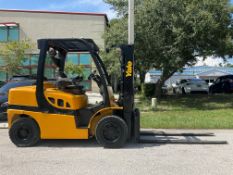 YALE FORKLIFT MODEL GDP080VXNKGF086; DIESEL, APPROXMAXCAPACITY 8000LB; APPROXMAX HEIGHT121in; FI