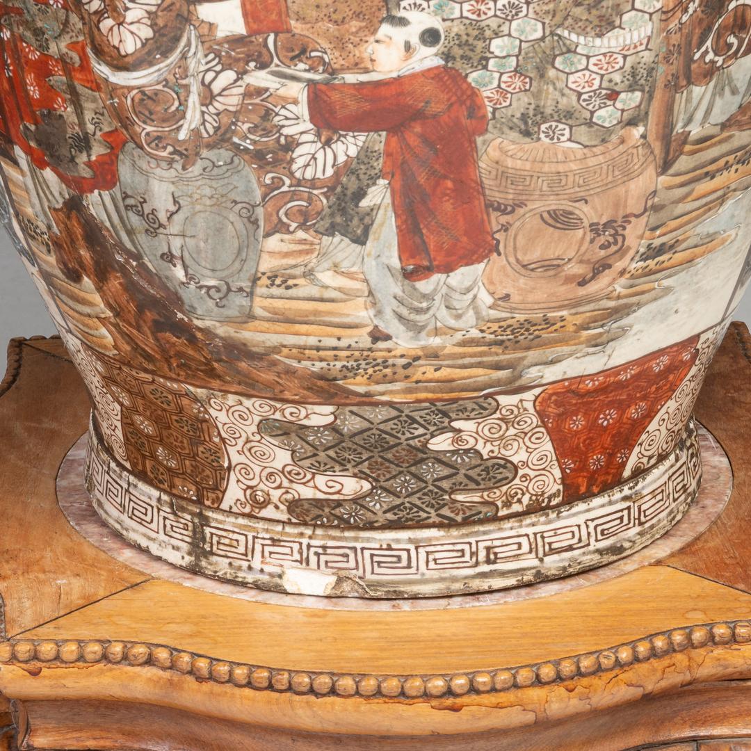 An impressive pair of Japanese Satsuma ware 'Court Scenes' vases, Meiji (20thC), H 103 cm - each res - Image 8 of 18