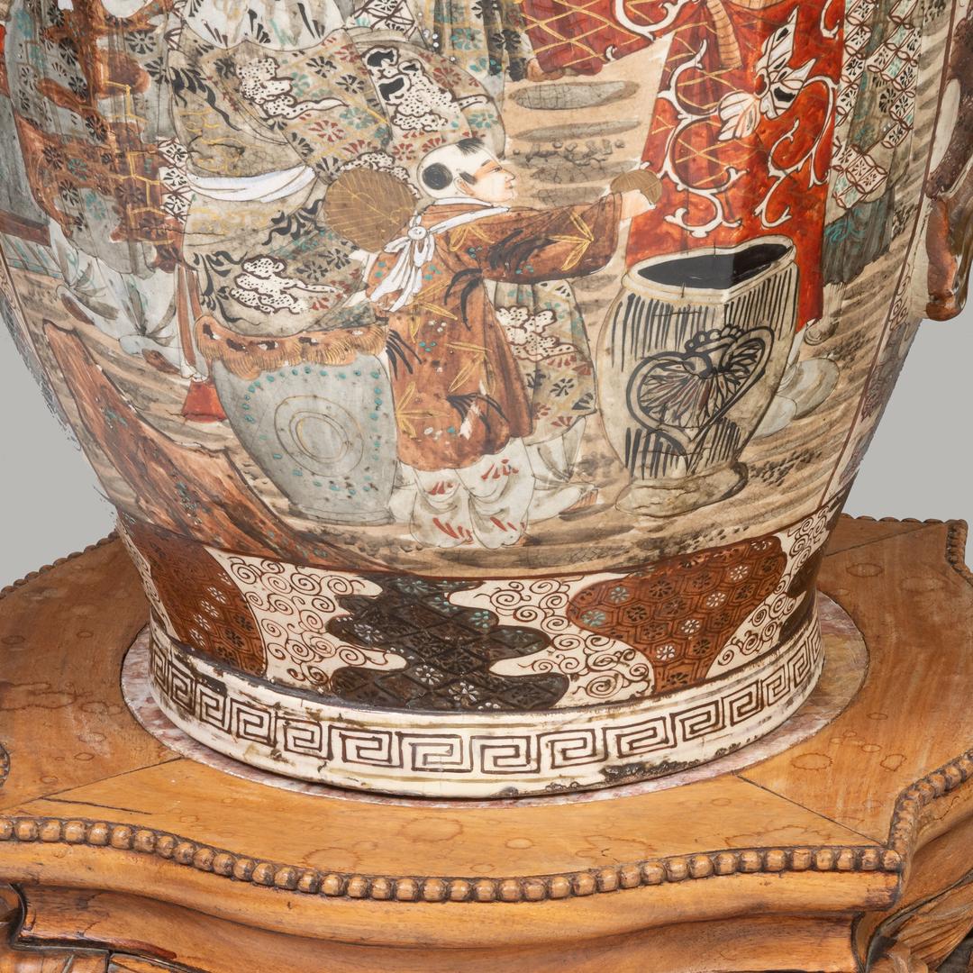 An impressive pair of Japanese Satsuma ware 'Court Scenes' vases, Meiji (20thC), H 103 cm - each res - Image 9 of 18