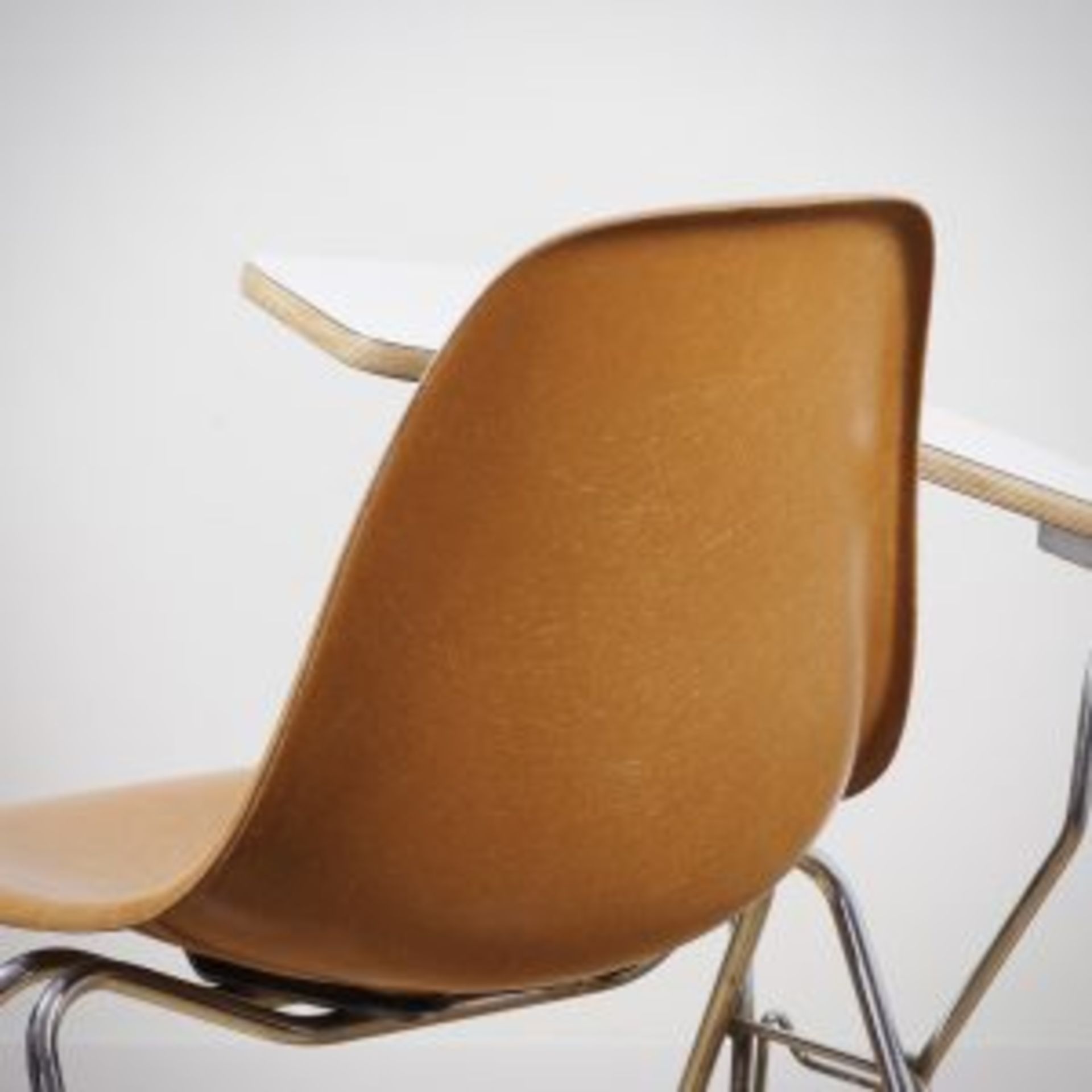 Vitra Eames Fiberglass Side Chair DSS-TA ochre dark - Bild 3 aus 3
