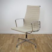 Vitra Eames Alu Chair EA 112 in Hopsack beige