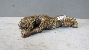 Skulptur schleichender Panther Keramik