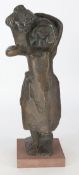 Otto Sonnleitner, Würzburg (1906 - 1985 Würzburg). Große Bronzeskulptur, junge Frau mit Traubenkorb,