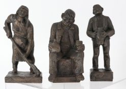 Konvolut Richard Rother, Bronzeskulpturen: 1 x Stehende Häckerin, H 27 cm, 1 x Bocksbeutel haltender