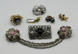 1 Damenring GG 14ct. Handarbeit mit blau-lila Stein, 